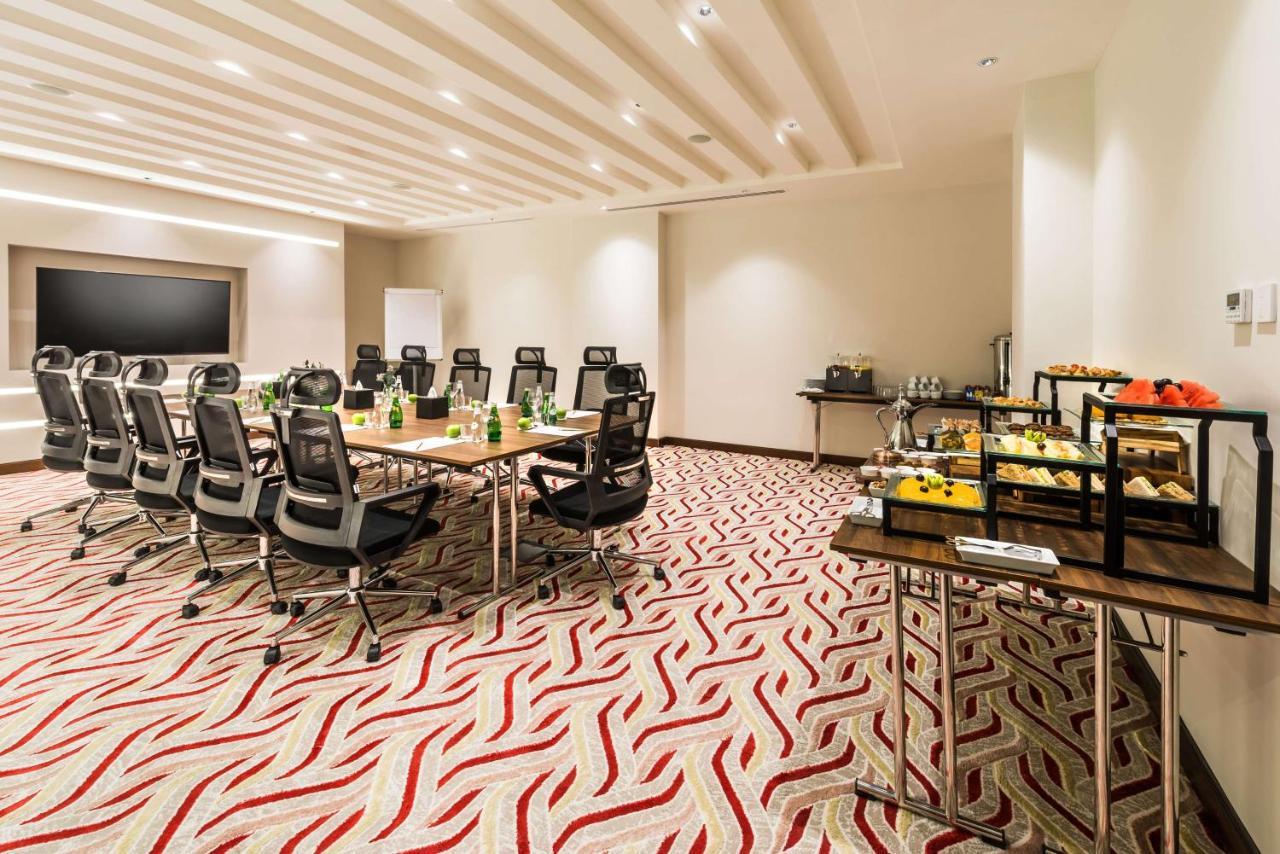 Best Western Plus Al Qurayyat City Center Exterior photo