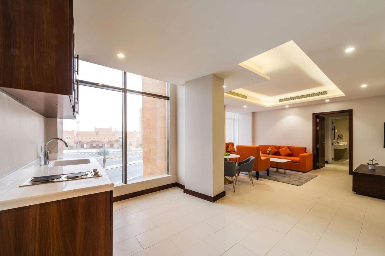 Best Western Plus Al Qurayyat City Center Exterior photo