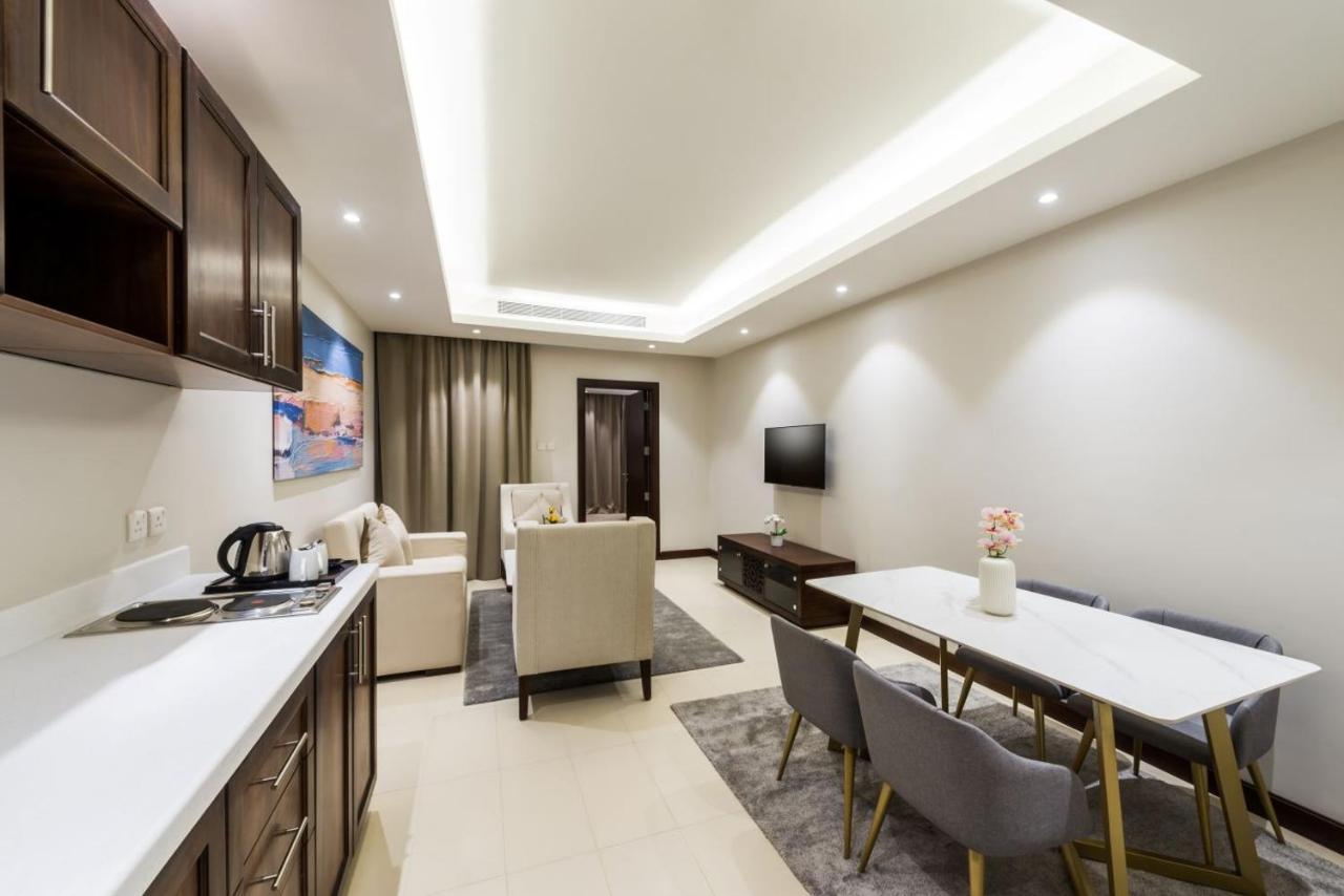 Best Western Plus Al Qurayyat City Center Exterior photo