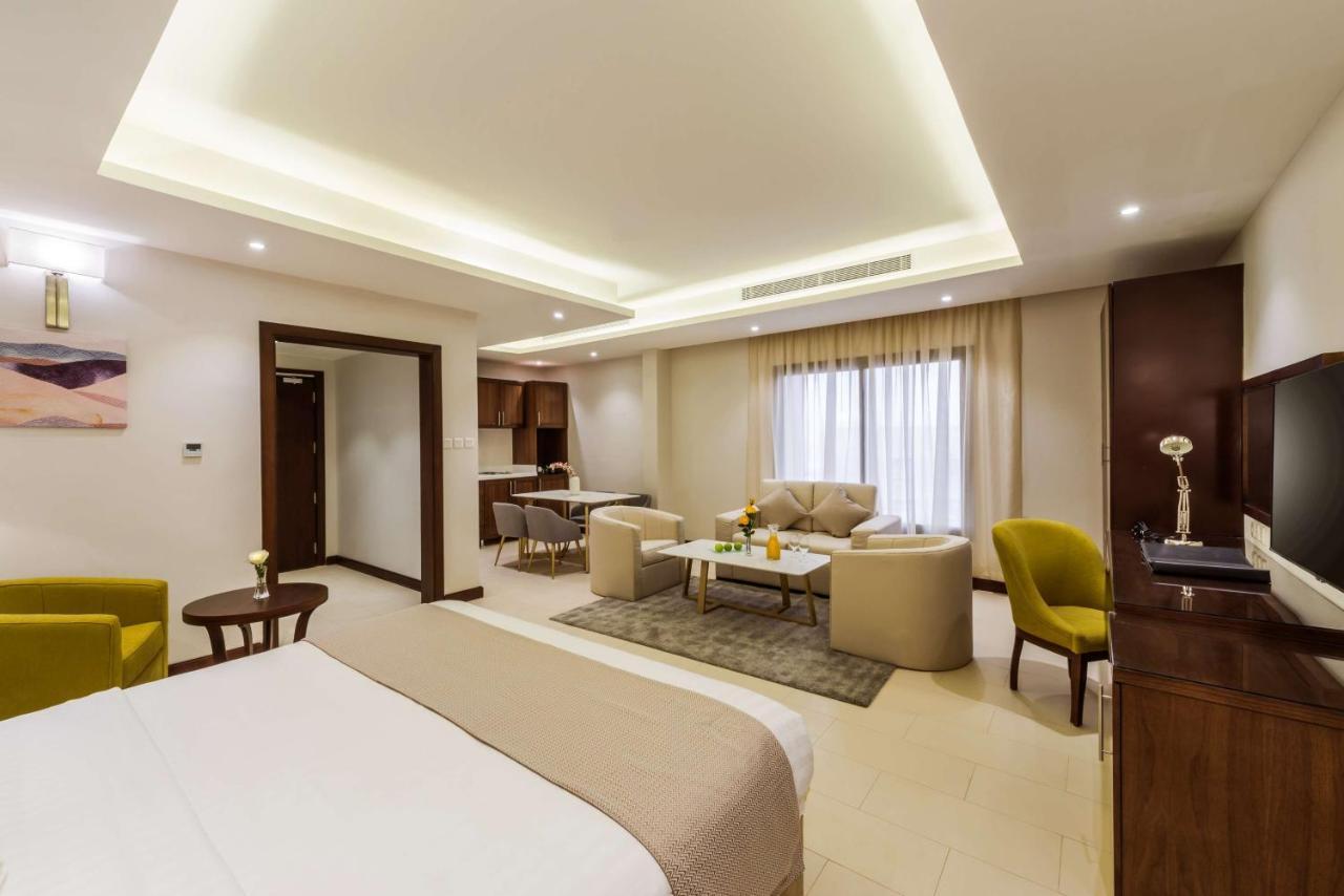 Best Western Plus Al Qurayyat City Center Exterior photo